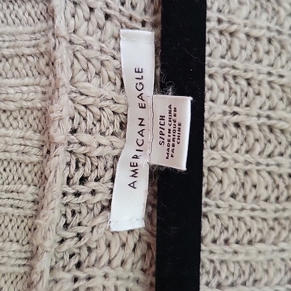 American Eagle Size Small Tan VNeck Oversized Sweater - Picture 4 of 6